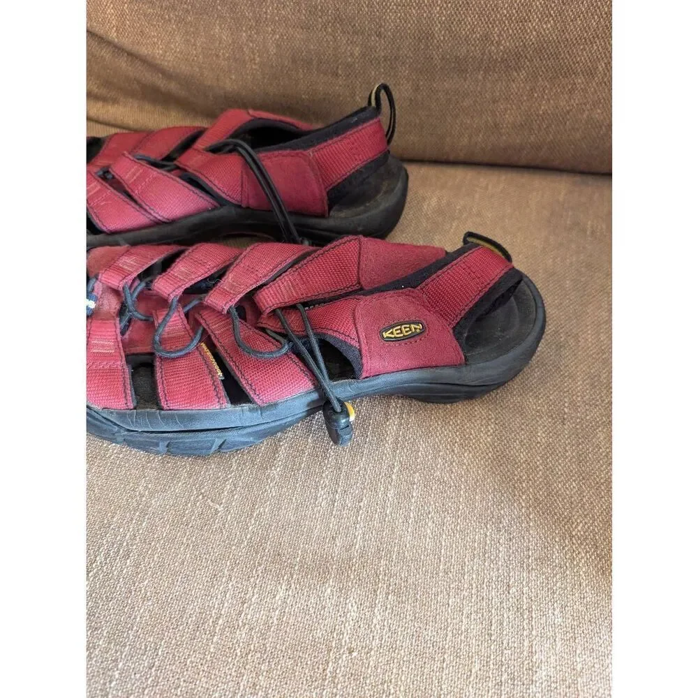 Men's size 10 Red Keen Sandals - Picture 3 of 7